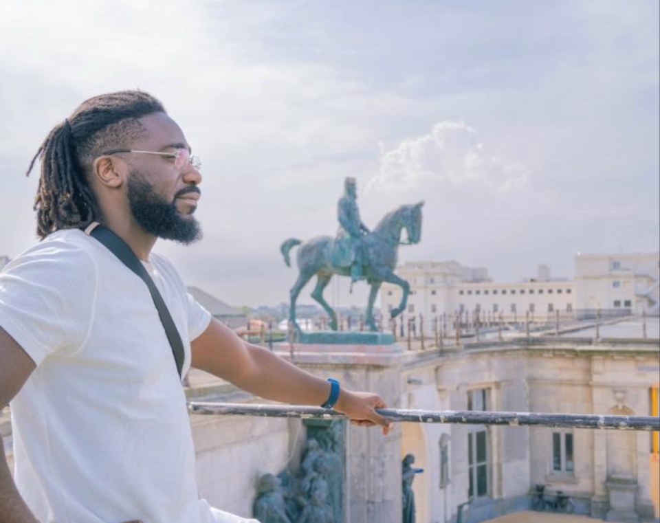 Don Pandzou (Charlotte Logghe)