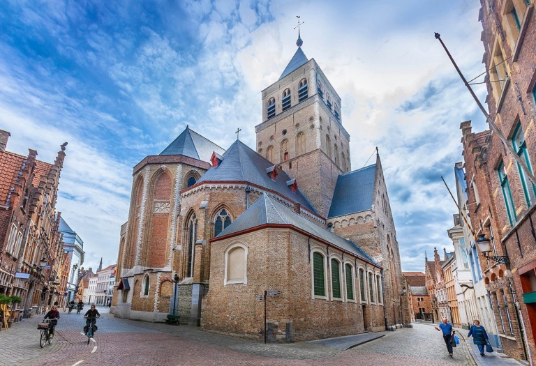 Foto: straatbeeld Sint-Jacobskerk Brugge | Jan Breydel