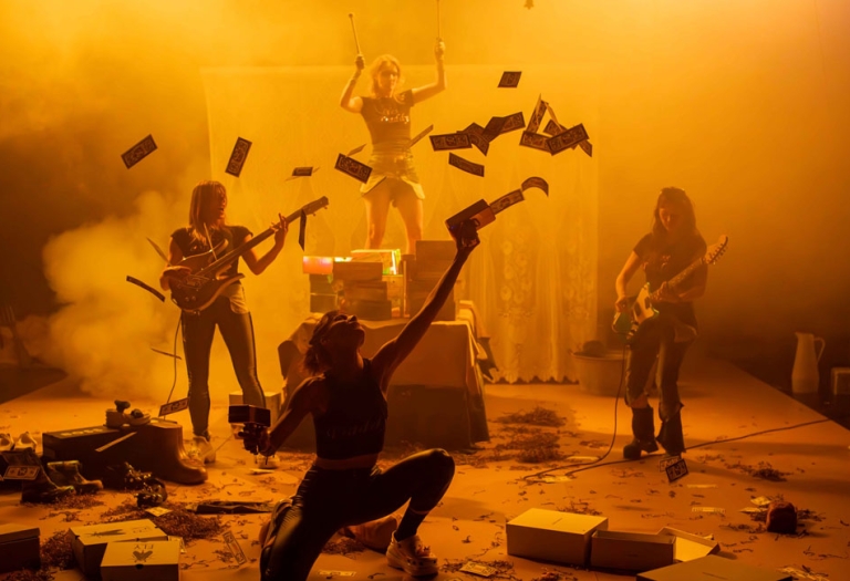 SHOE / FARM  foto: Jonas Verbeke