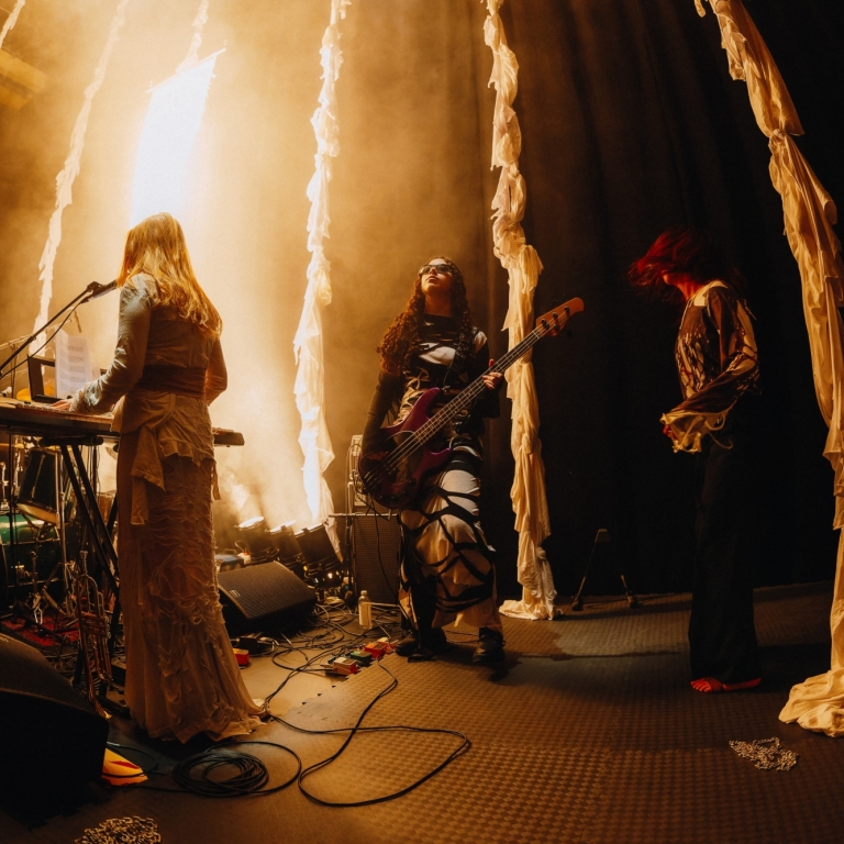 out of hands - Illias Teirlinck