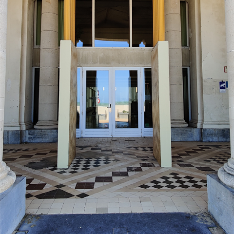 ingang Thermae Palace